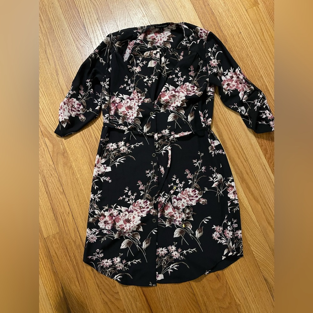 41 Hawthorn Floral button down dress with tie